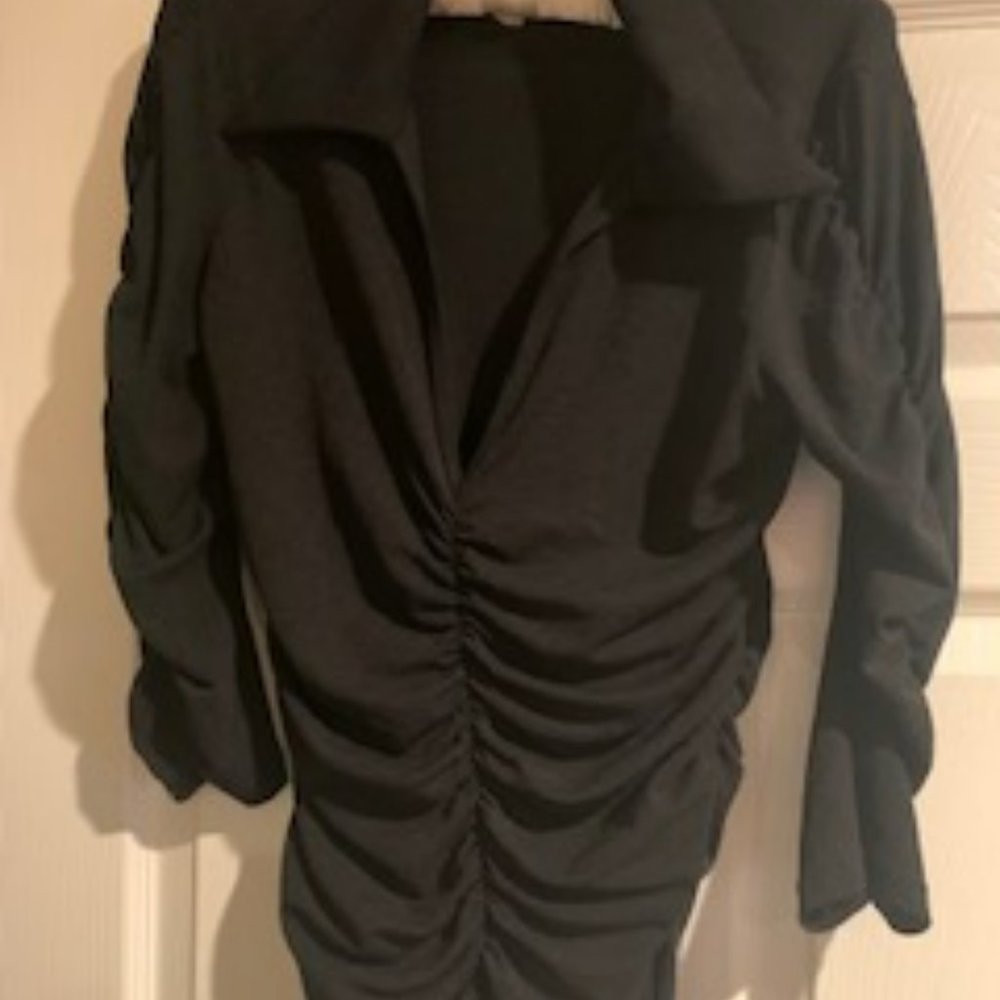 Black ruched woven top with 3/4 length sleeves